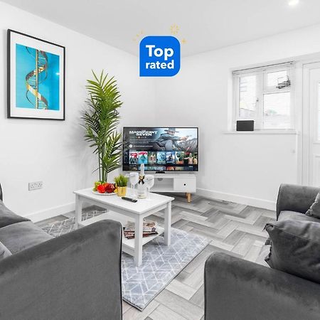 5 Bedroom House - 10 Guests - Multiple Off Street Parking - Garden - Smart Tv - Wifi - Contractors - Families - Groups Birmingham Exteriör bild